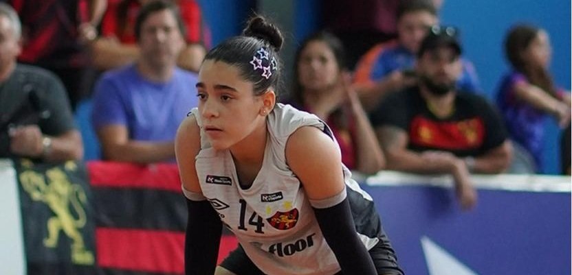 Livia Borgmann em ação no vôlei